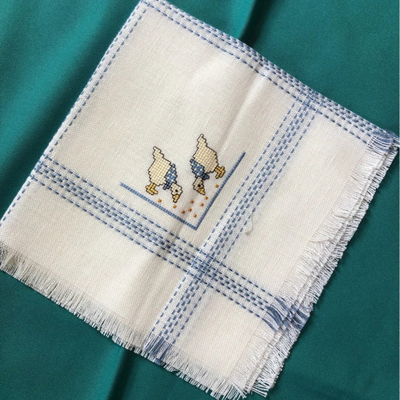 Cross-stitch Duck Table Centrepiece - Picture 1 of 9